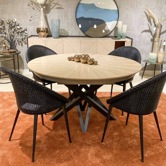 Table Spark Showroom Vazardhome