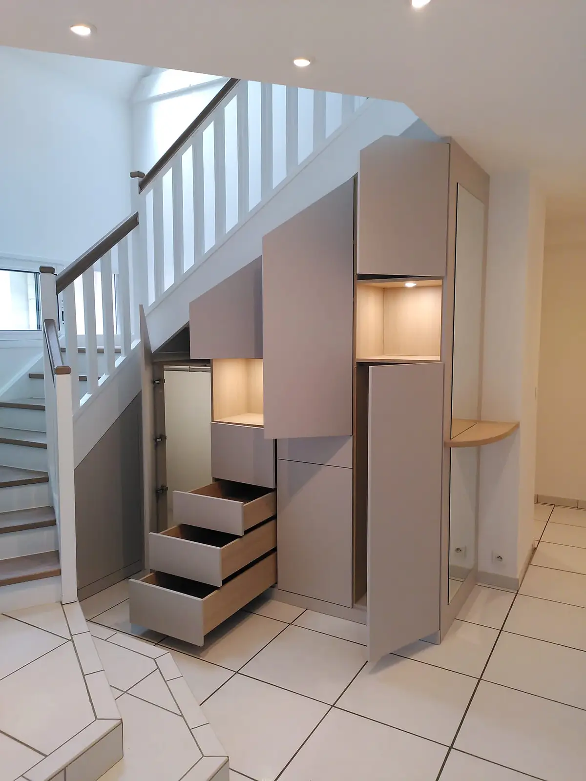 Vestiaire Sous Escalier Sur Mesure Portes Tiroirs Ouvert Vazard Home Pjs B21