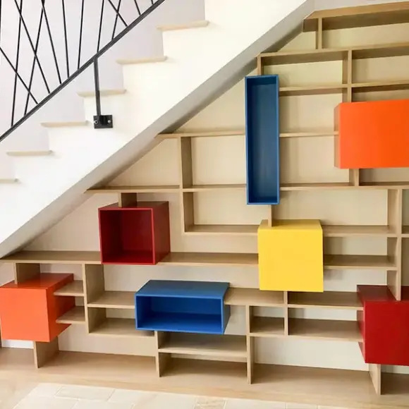 Bibliothèque Sous Escalier Asymétrique Sur Mesure Avec Niches Colorées Vazardhome Pjs A21 Bibliothèque Sous Escalier Asymétrique Sur Mesure Avec Niches Colorées Vazardhome Pjs A21