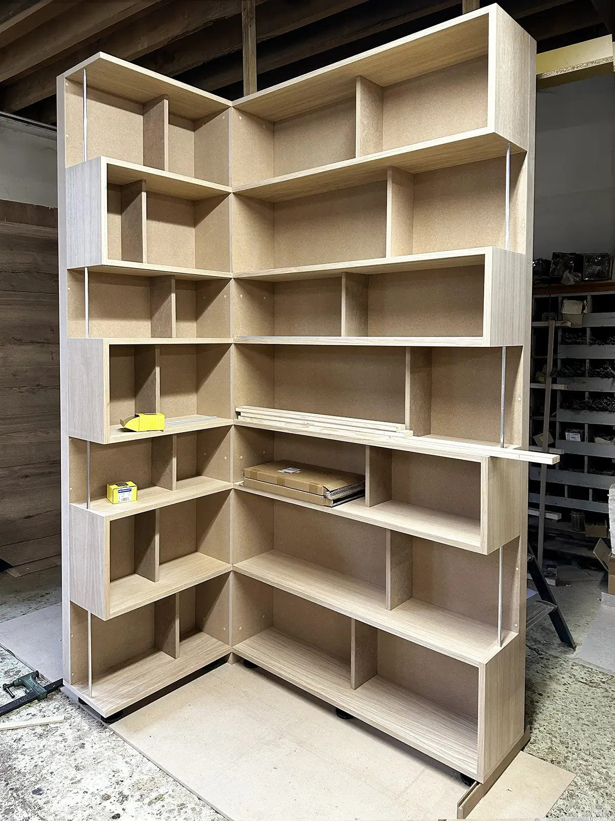 Atelier Fabrication Bibliotheque Savoir Faire Vazardhome Pja 25 E