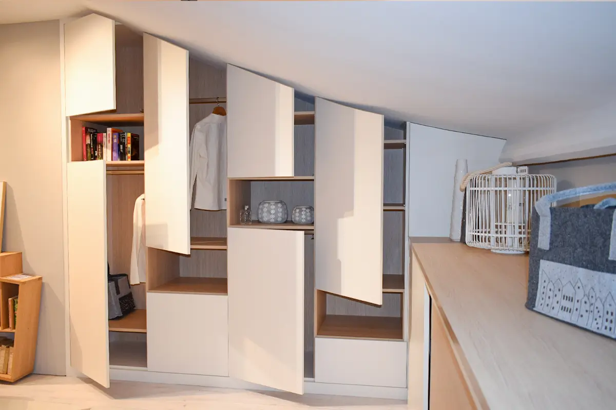 Dressing Sur Mesure Sous Pente Moderne Portes Ouvertes Vazardhome Pjd 24a