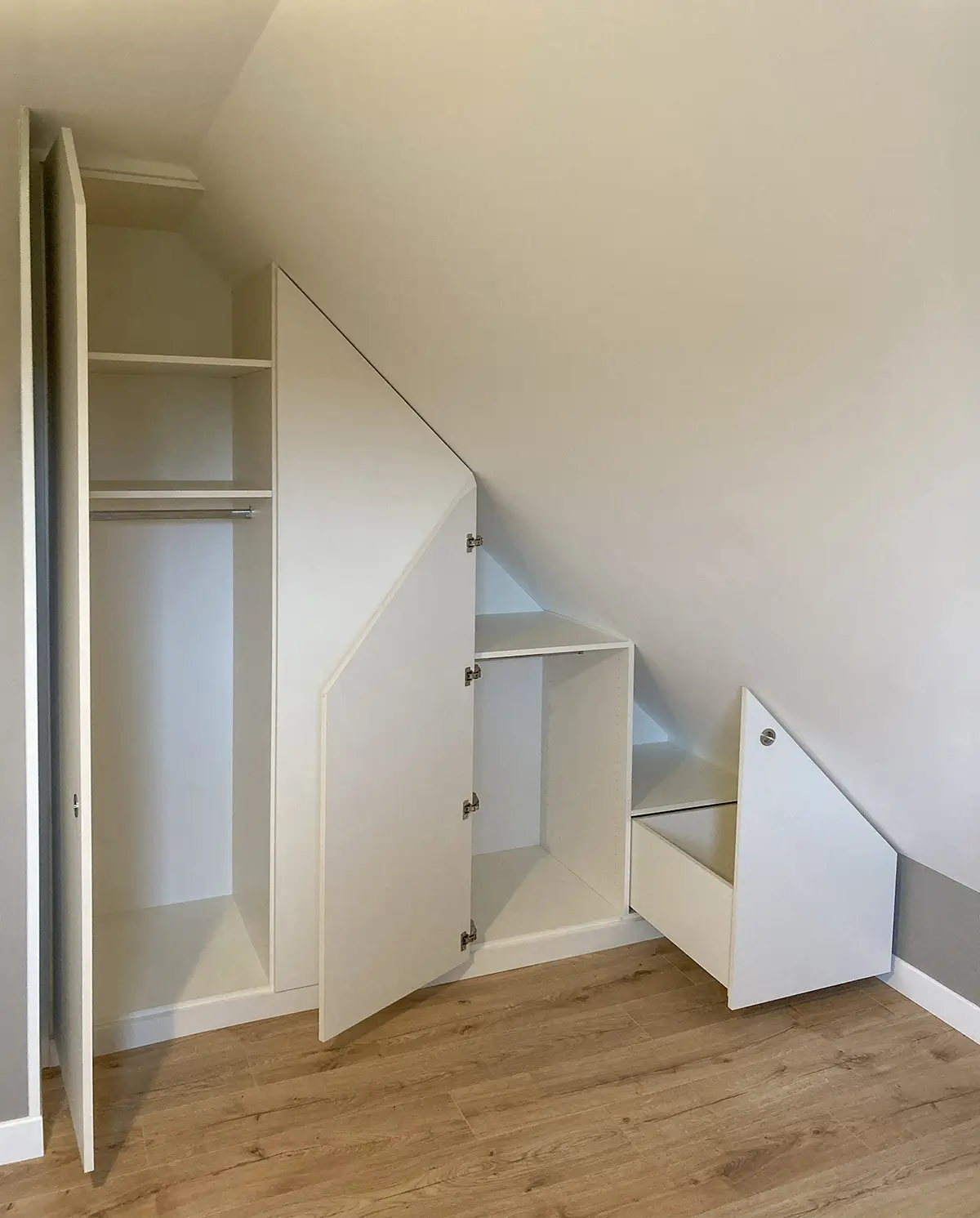 Dressing Sur Mesure Sous Pente Porte Ouverte Tiroir Moderne Vazardhome Pjd 24b