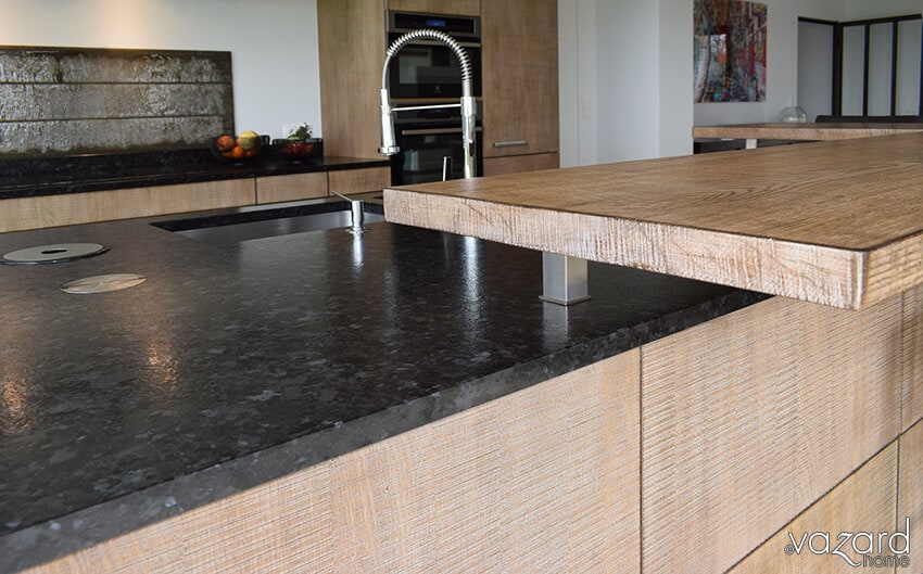 cuisine-sur-mesure-plan-de-travail-bois-detail-vazard-home
